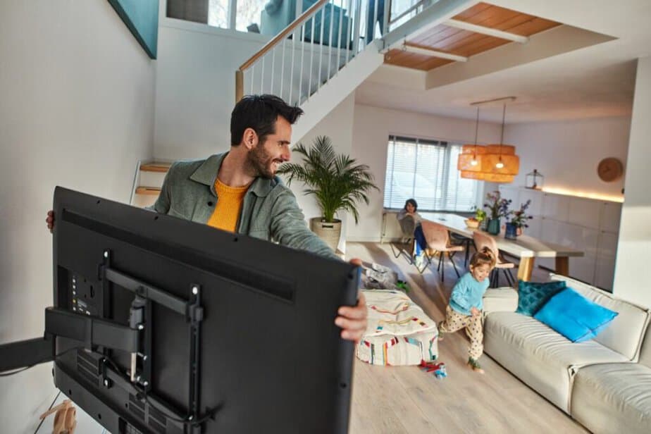 The Multifunctionality of Full Motion TV Brackets in Living Room Design